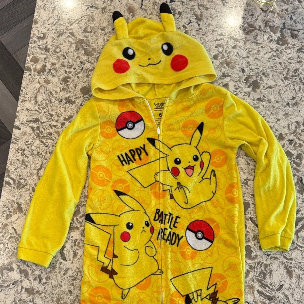 Pokemon Apparel Set - Picture 6 of 14